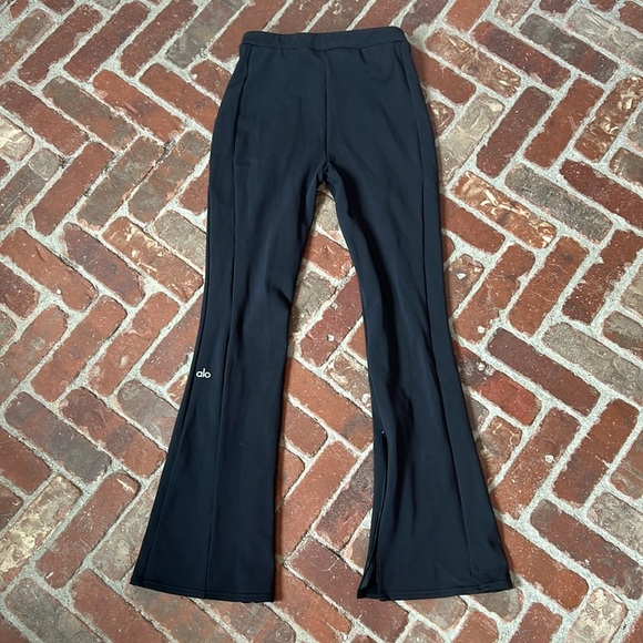 Alo Yoga Zip-It Flare Leggings - Picture 5 of 5